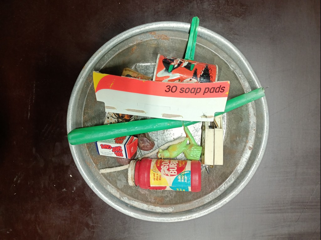 Figure 8. Assortment of items from Moorman's suitcase. Archivio Conz, Berlin.